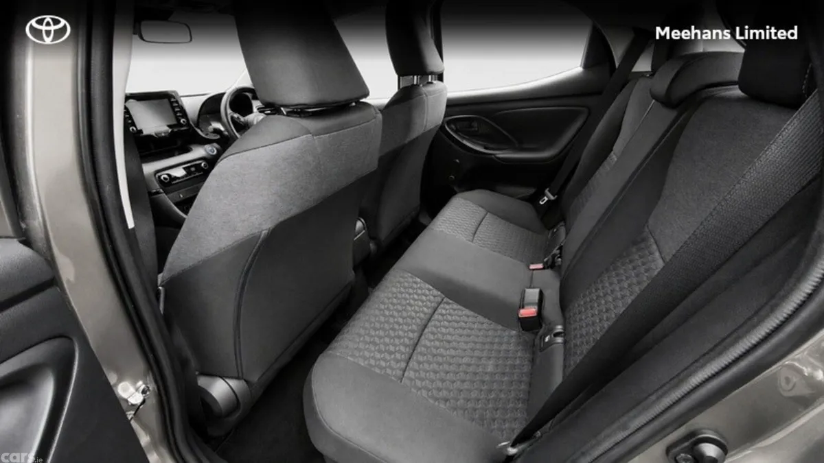 Toyota Yaris Hatchback, Petrol Hybrid, 2023, Bronze