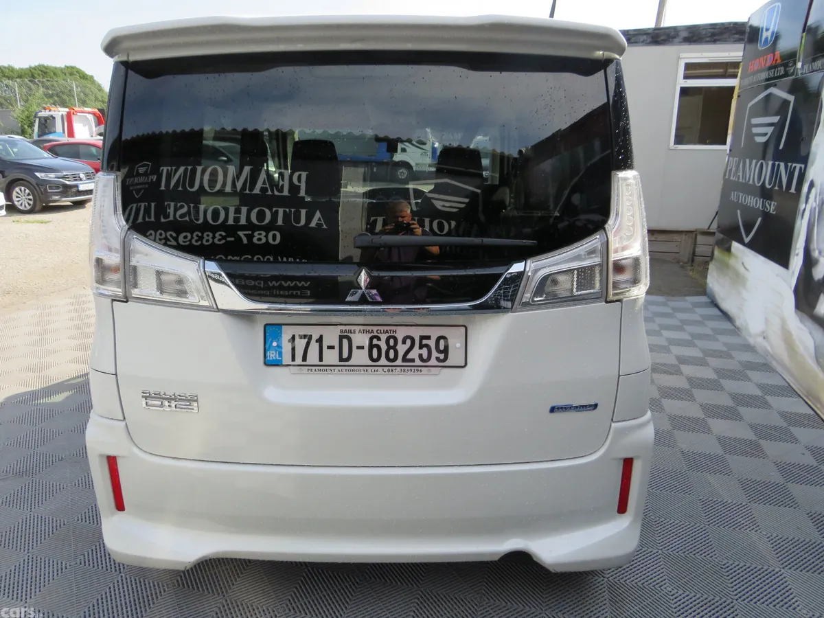 Mitsubishi Delica MPV, Petrol Hybrid, 2017, White