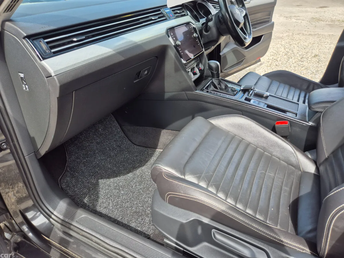 Volkswagen Passat Saloon, Diesel, 2019, Grey