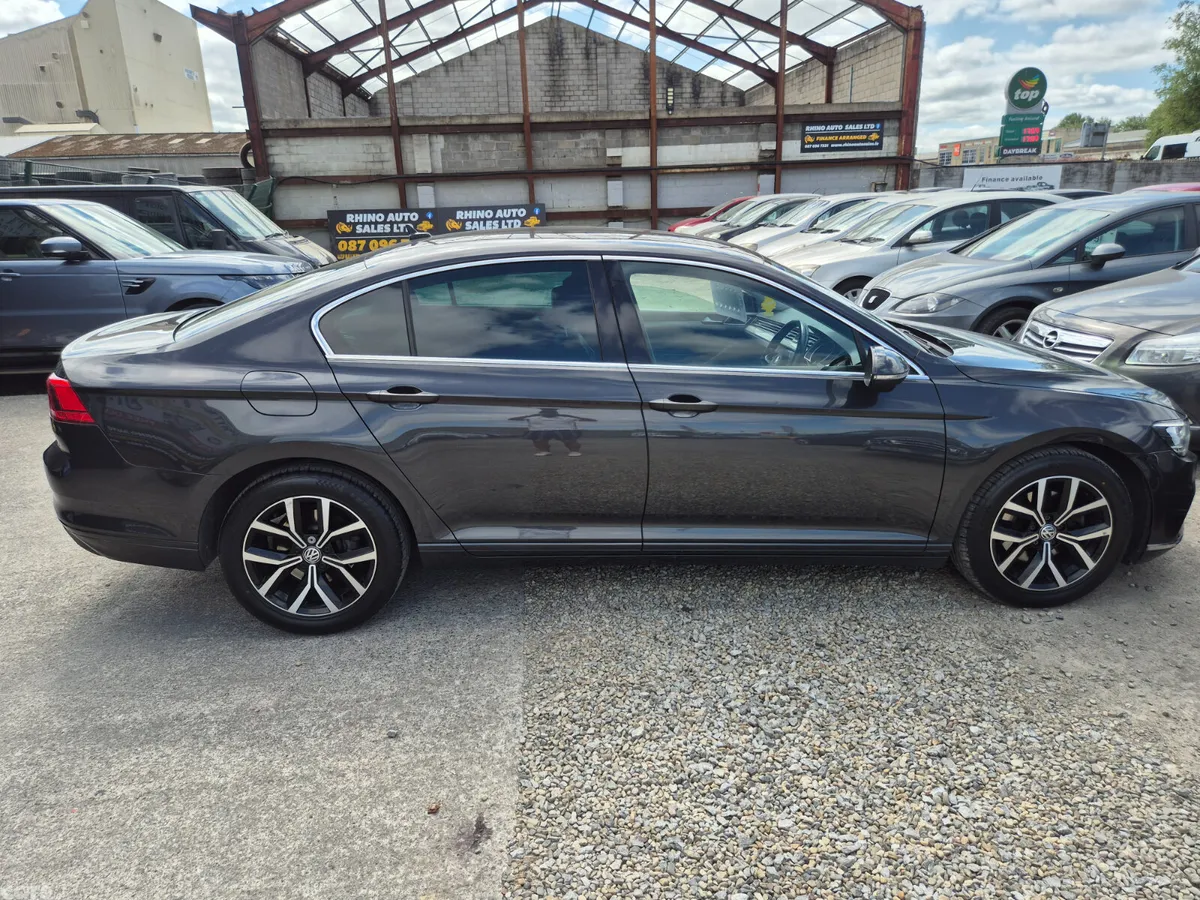 Volkswagen Passat Saloon, Diesel, 2019, Grey