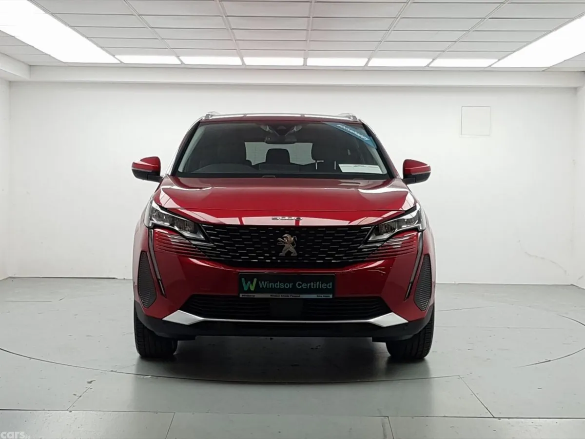 Peugeot 5008 MPV, Petrol, 2021, Red
