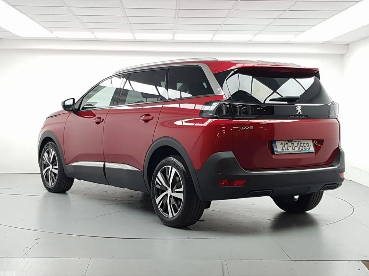 Peugeot 5008 MPV, Petrol, 2021, Red