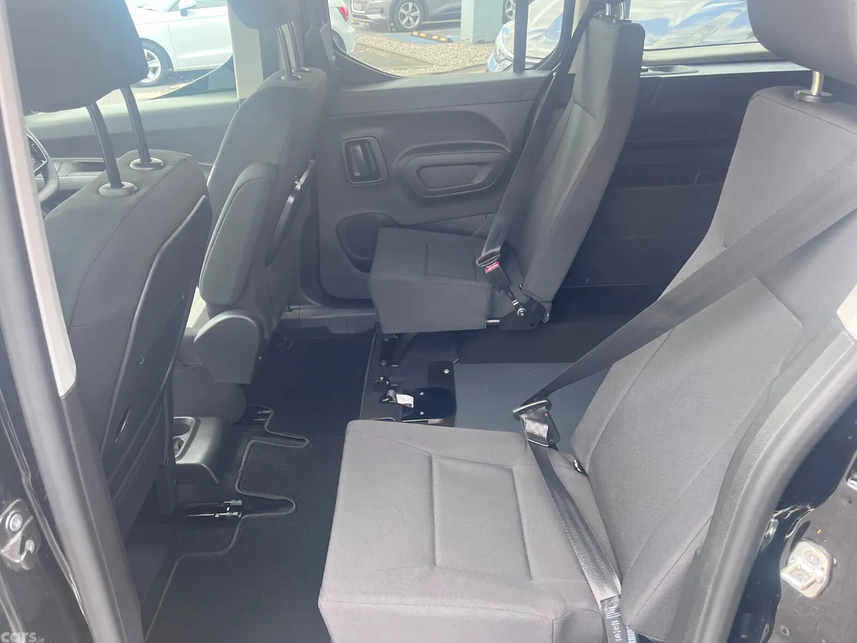 Citroen Berlingo Multispace MPV, Diesel, 2027, Black
