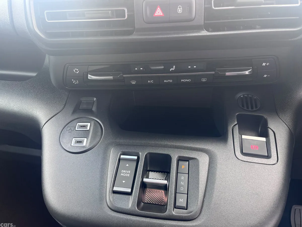 Citroen Berlingo Multispace MPV, Diesel, 2027, Black