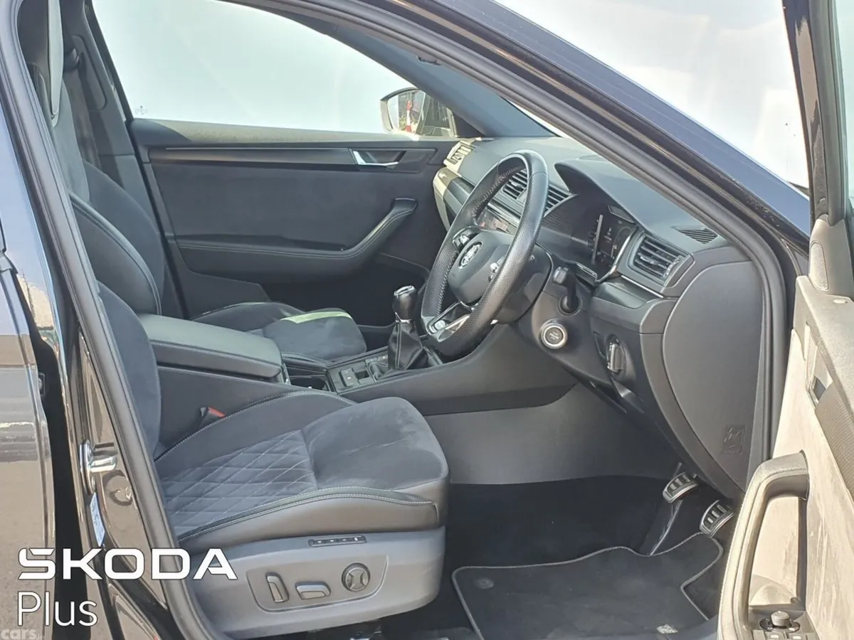 Skoda Superb Saloon, Diesel, 2023, Black