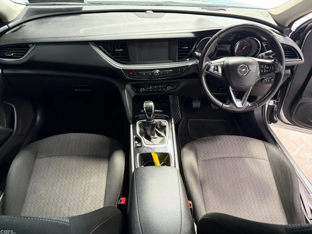 Opel Insignia Hatchback, Diesel, 2018, Grey