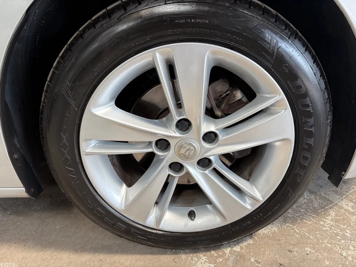 Opel Insignia Hatchback, Diesel, 2018, Grey