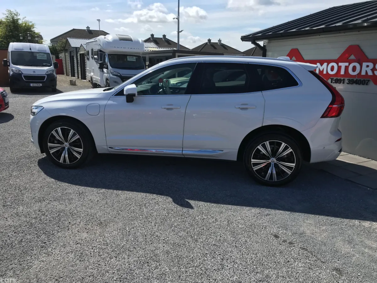 Volvo XC60 SUV, Petrol Plug-in Hybrid, 2022, White