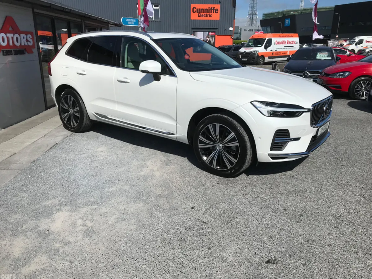 Volvo XC60 SUV, Petrol Plug-in Hybrid, 2022, White