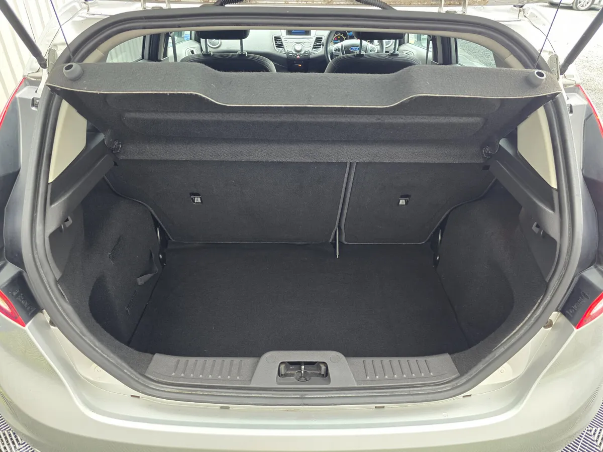 Ford Fiesta Hatchback, Petrol, 2015, Silver