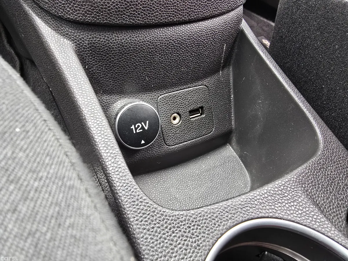 Ford Fiesta Hatchback, Petrol, 2015, Silver