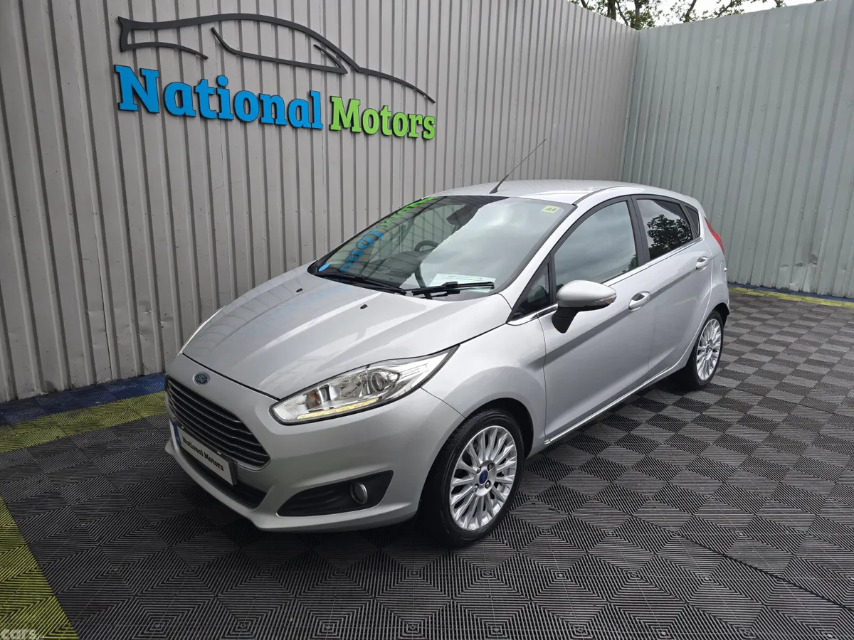 Ford Fiesta Hatchback, Petrol, 2015, Silver