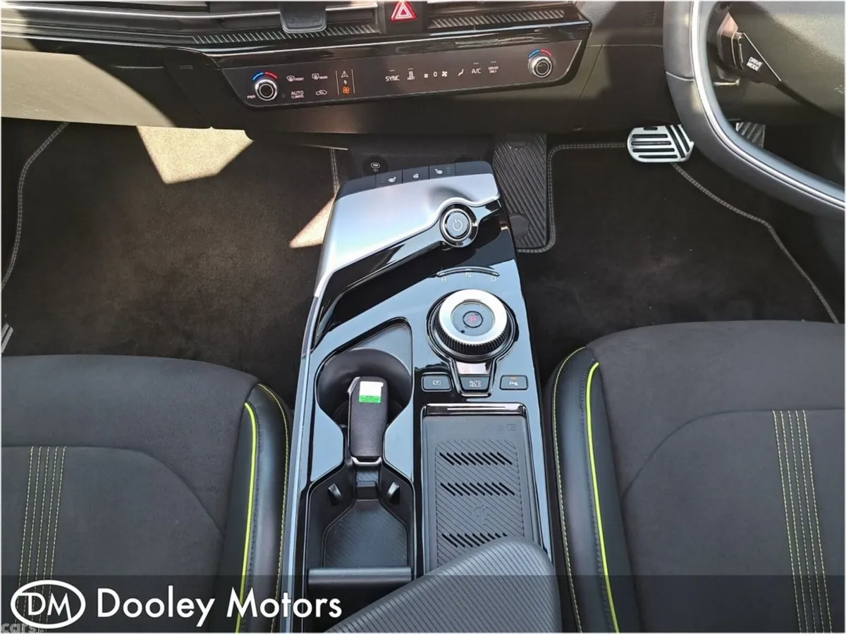 Kia EV6 MPV, Electric, 2024, White