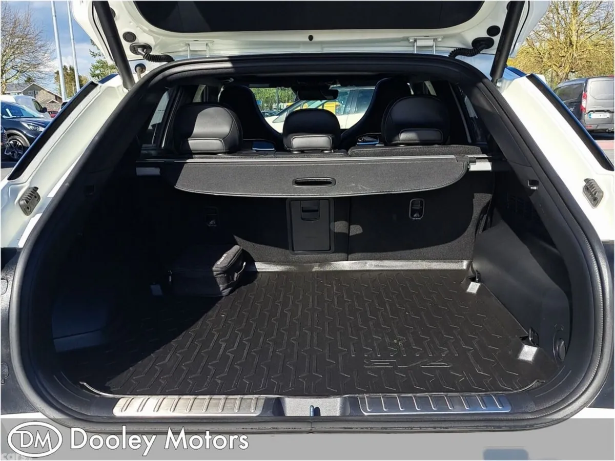 Kia EV6 MPV, Electric, 2024, White