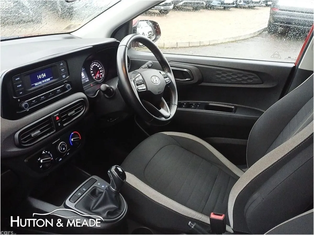 Hyundai i10 Hatchback, Petrol, 2022, Red