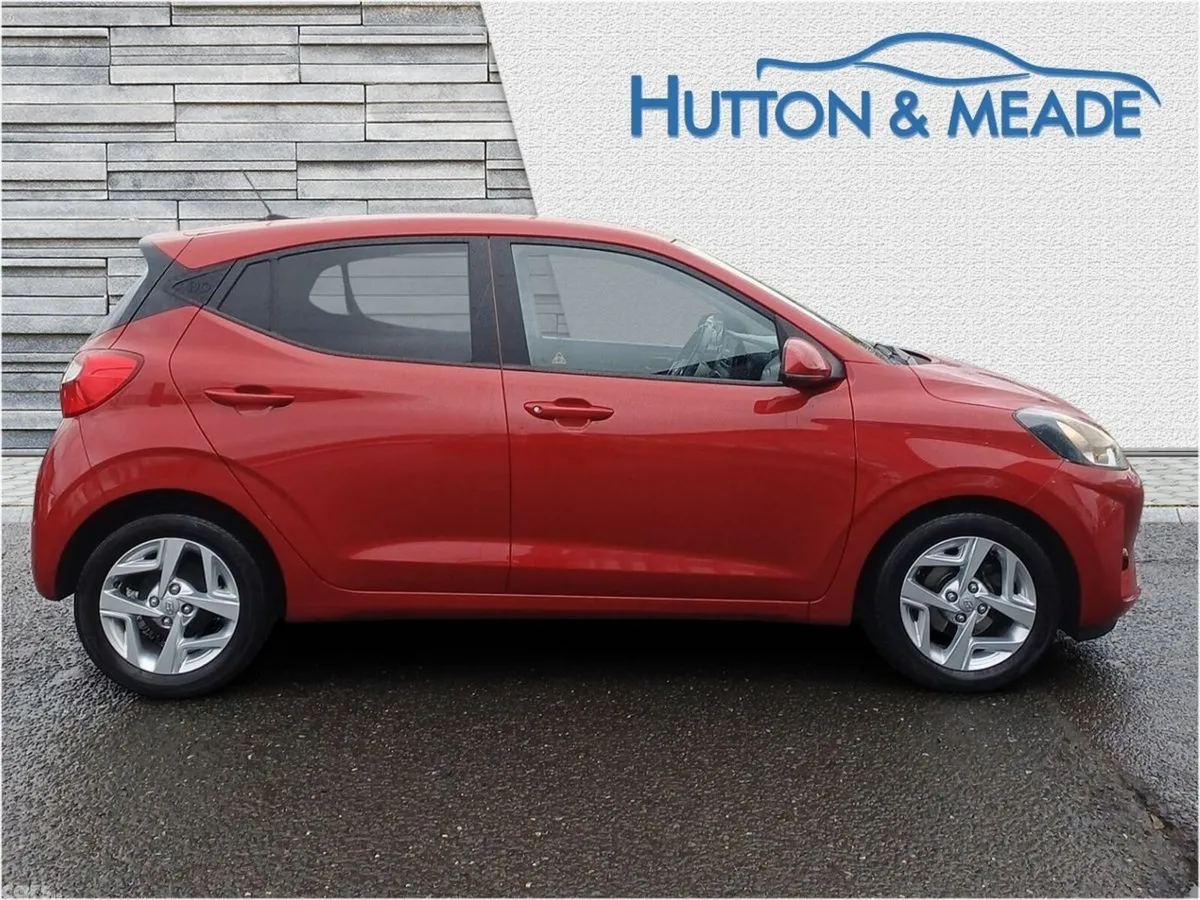 Hyundai i10 Hatchback, Petrol, 2022, Red