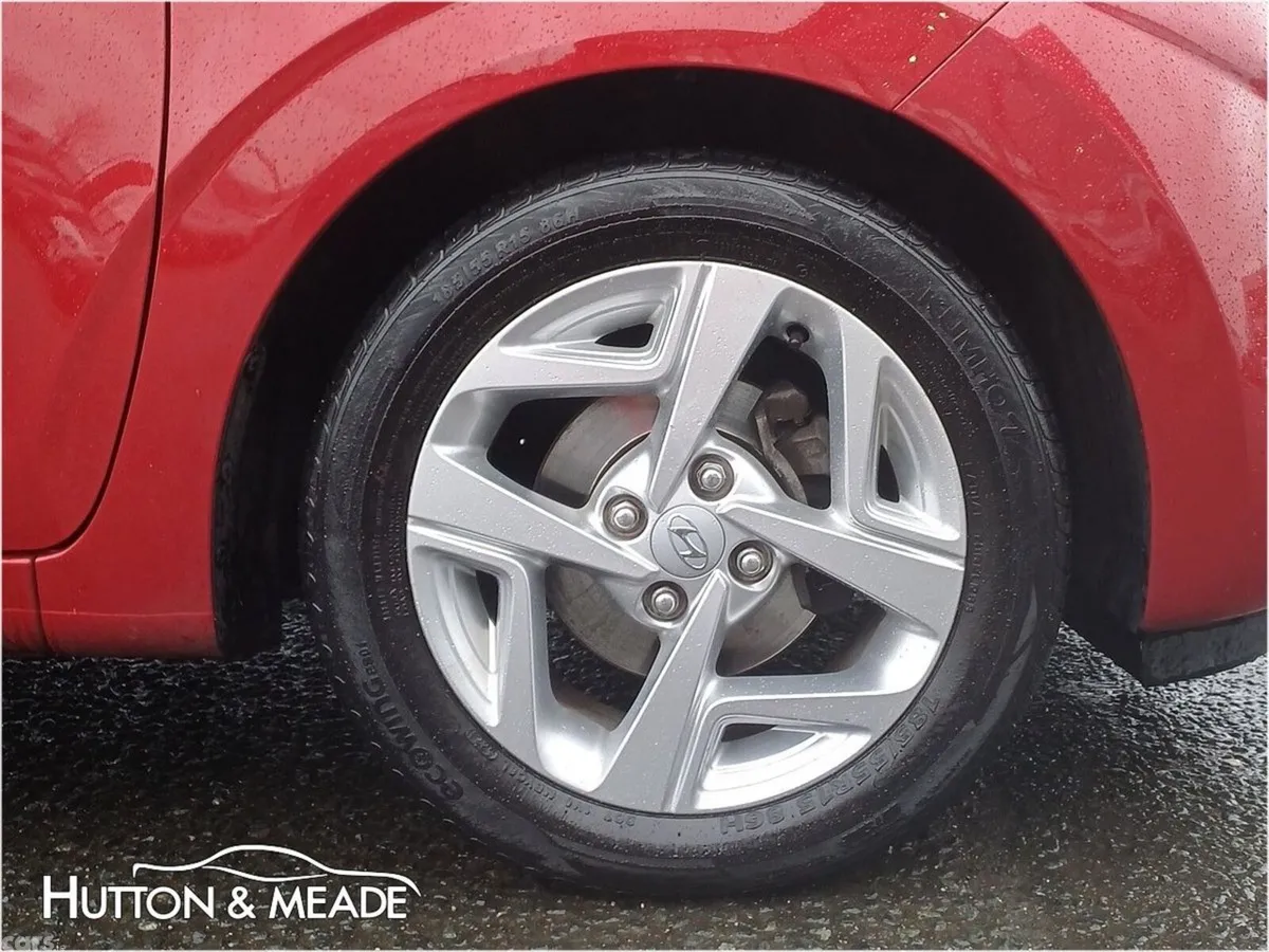 Hyundai i10 Hatchback, Petrol, 2022, Red