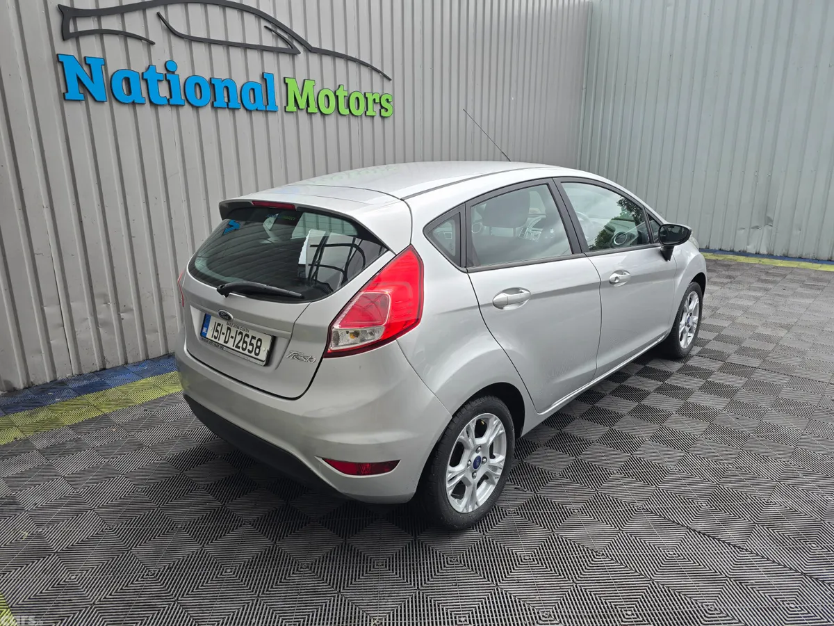 Ford Fiesta Hatchback, Petrol, 2015, Silver