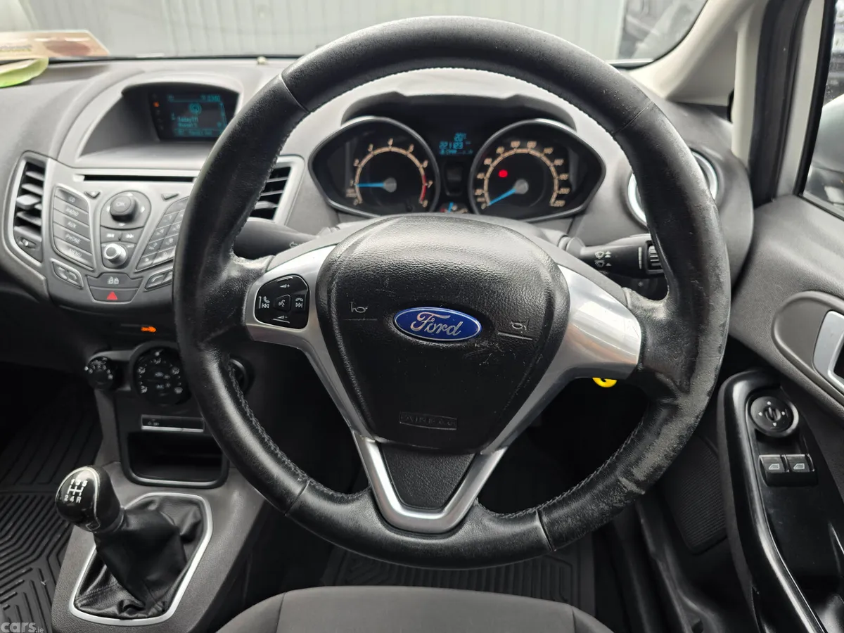 Ford Fiesta Hatchback, Petrol, 2015, Silver