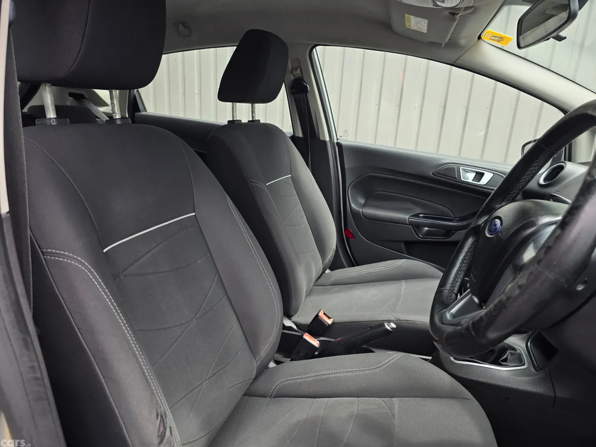 Ford Fiesta Hatchback, Petrol, 2015, Silver