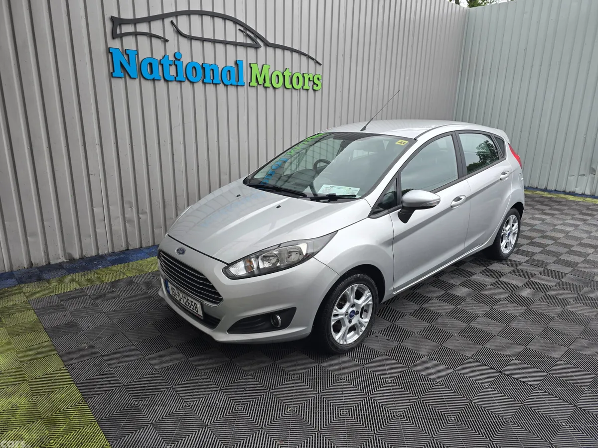Ford Fiesta Hatchback, Petrol, 2015, Silver