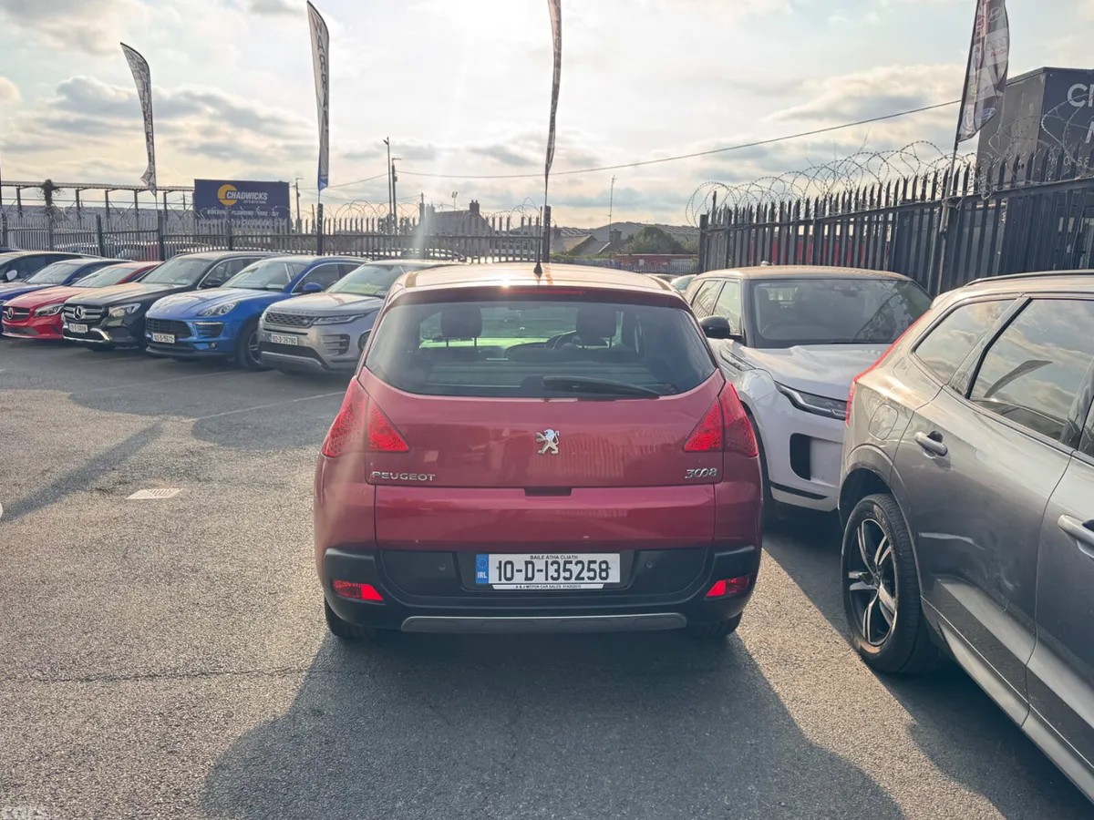 Peugeot 3008 MPV, Diesel, 2010, Red
