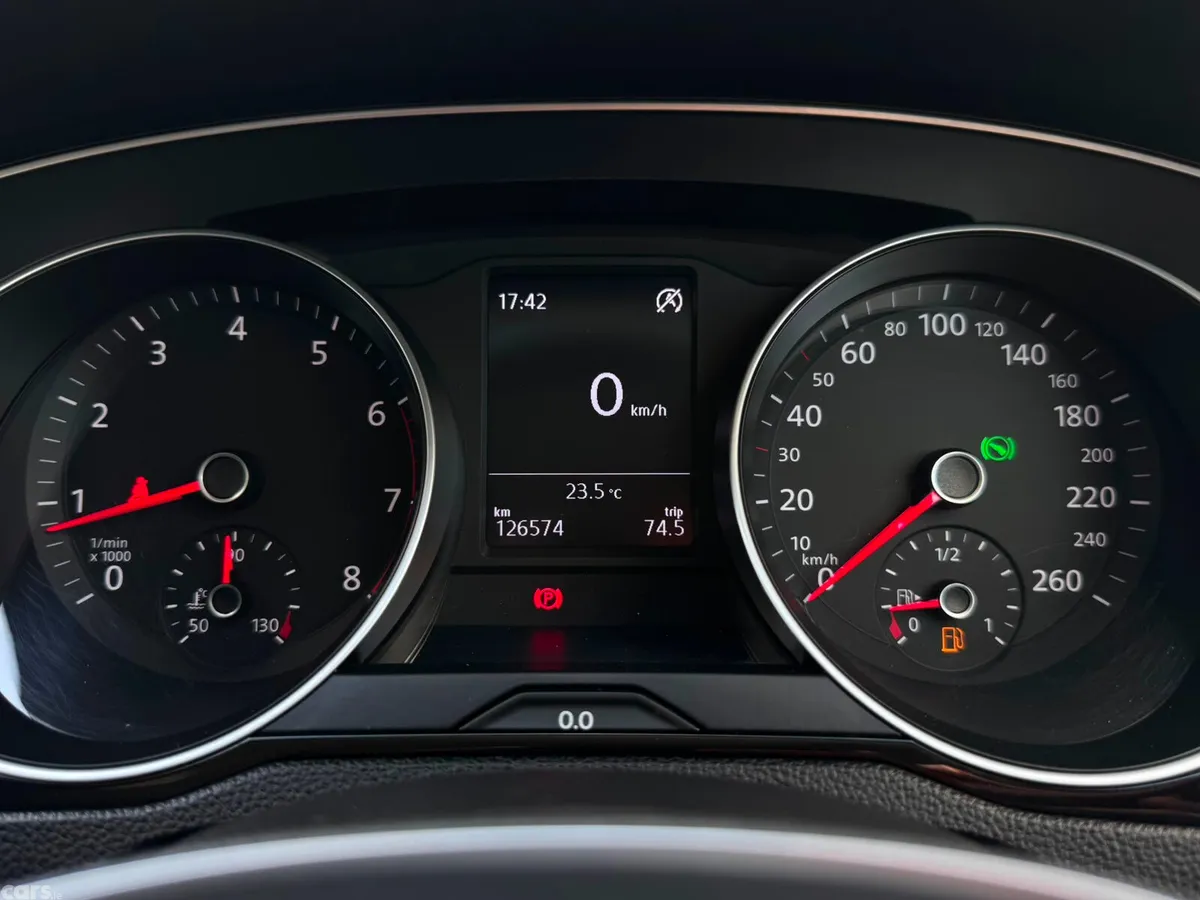 Volkswagen Passat Estate, Petrol, 2016, Grey