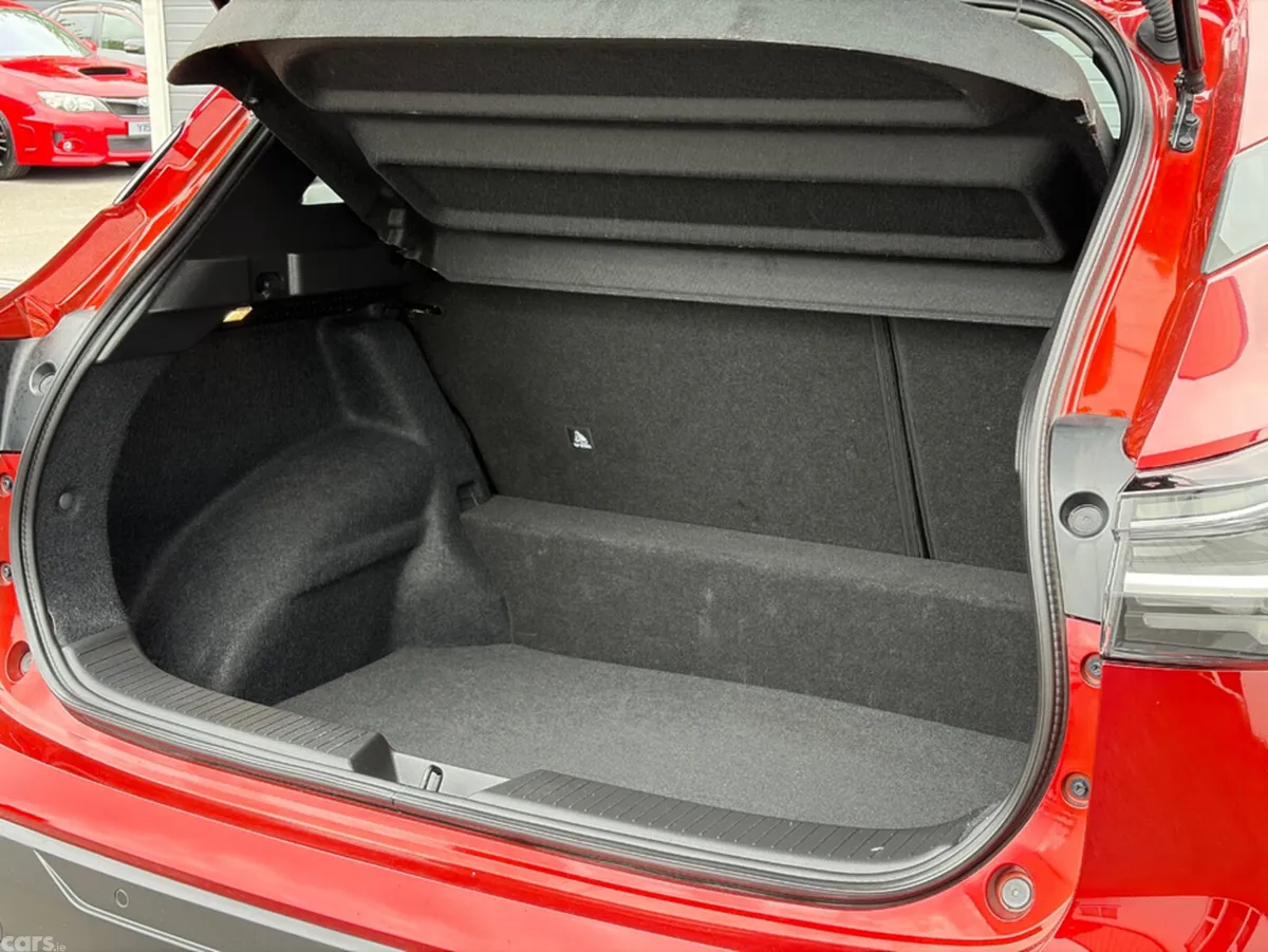 Nissan Qashqai SUV, Petrol Hybrid, 2025, Red