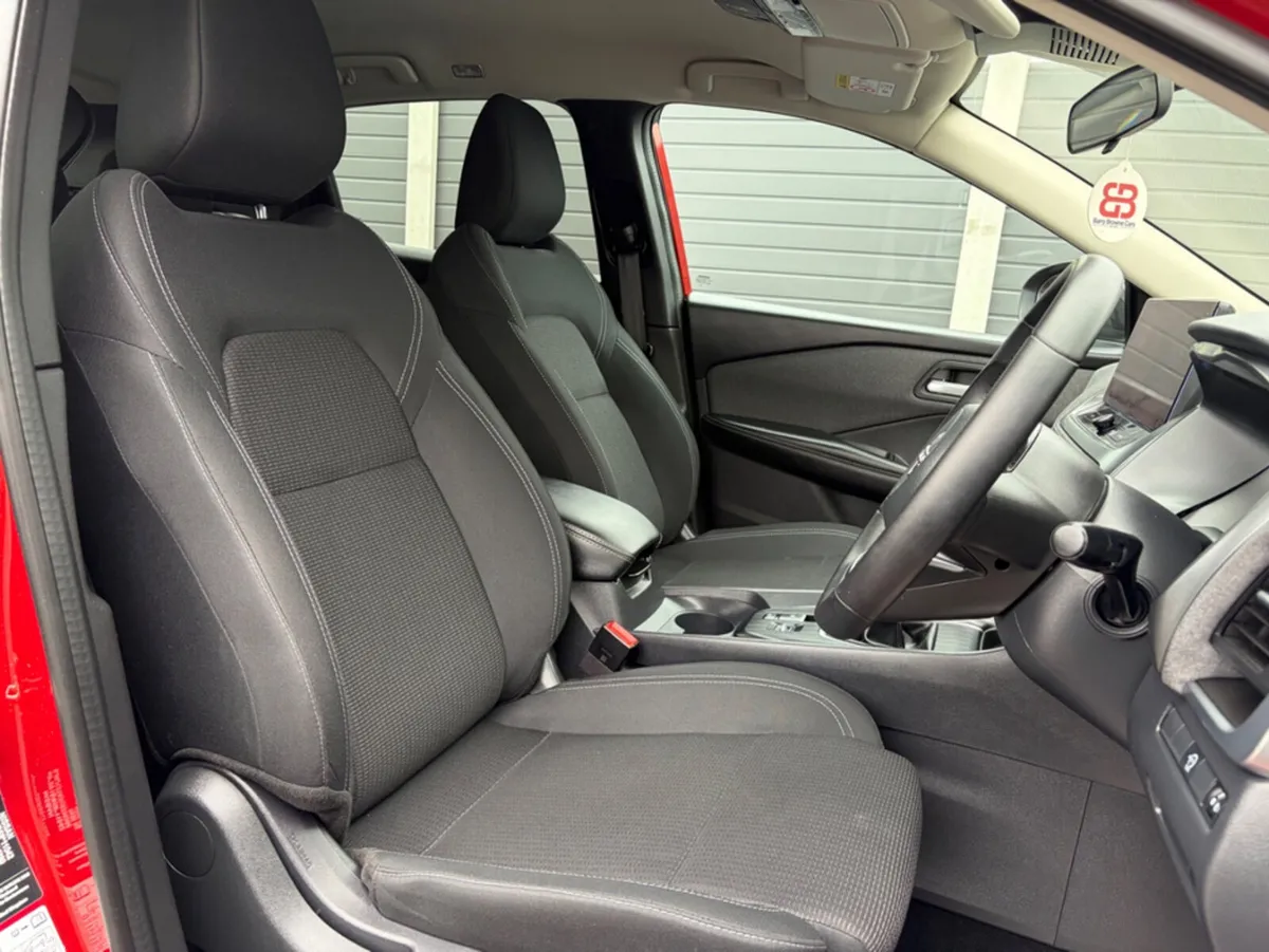 Nissan Qashqai SUV, Petrol Hybrid, 2025, Red