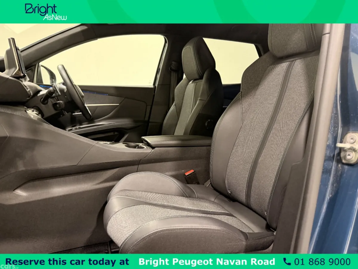 Peugeot 3008 MPV, Petrol, 2023, Blue