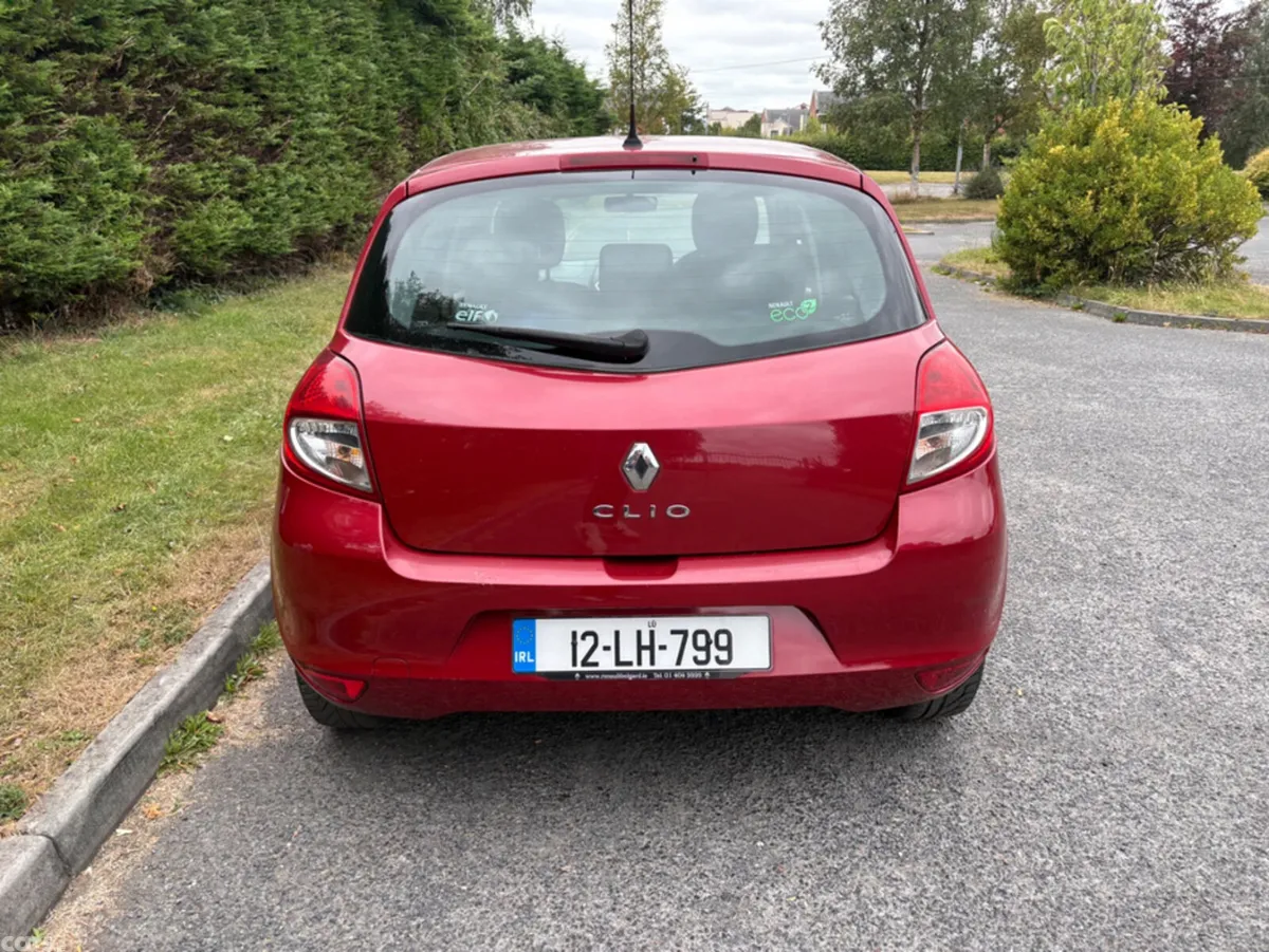 Renault Clio Hatchback, Gas, 2012, Red