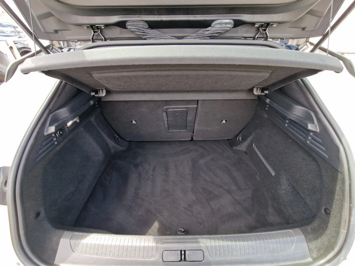 DS Automobiles DS 4 Hatchback, Diesel, 2022, White