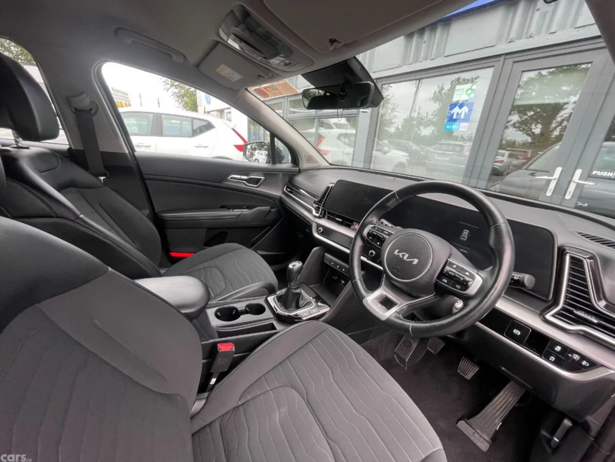 Kia Sportage MPV, Diesel Hybrid, 2023, Black