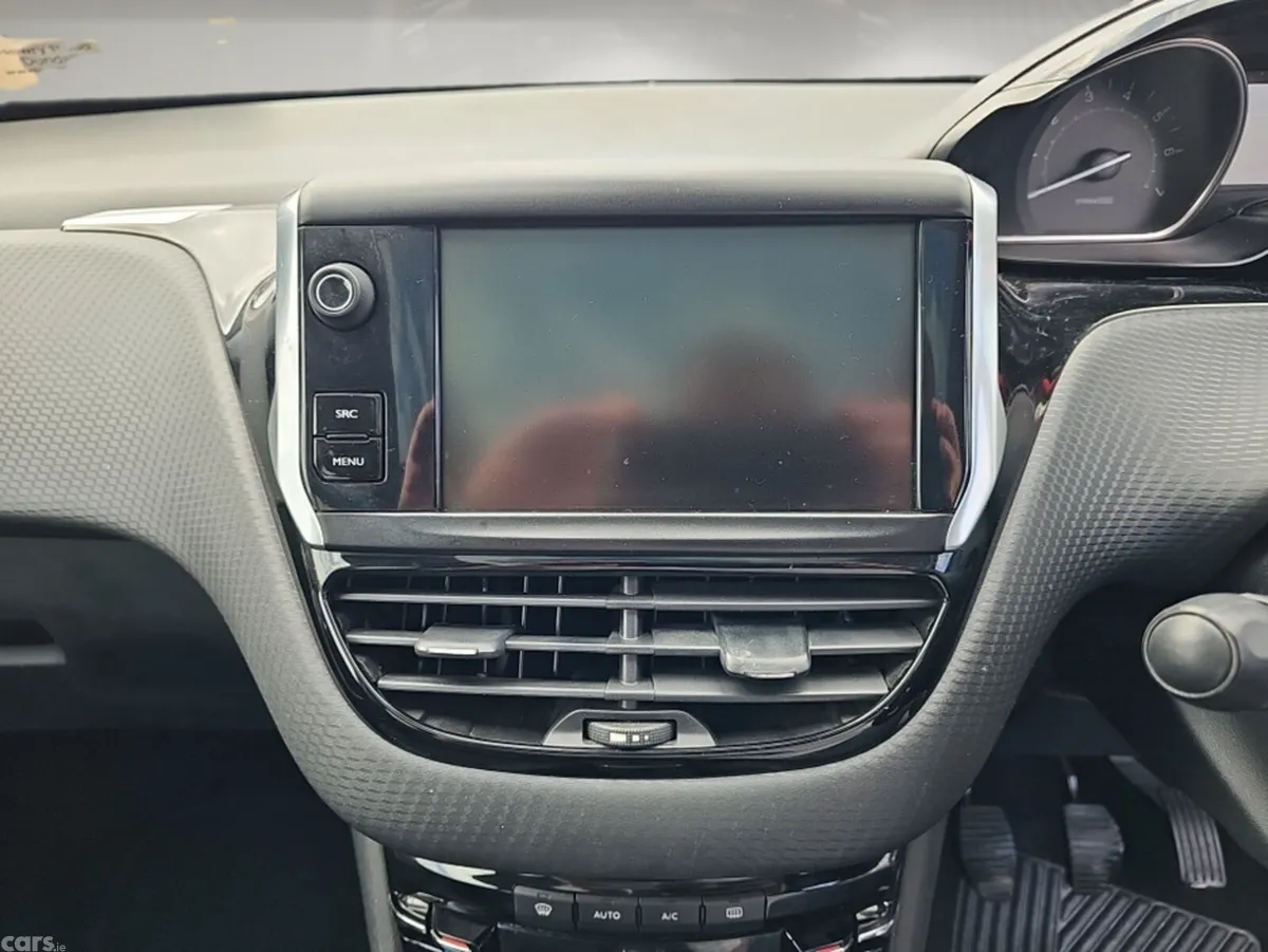 Peugeot 2008 Estate, Petrol, 2017, Red