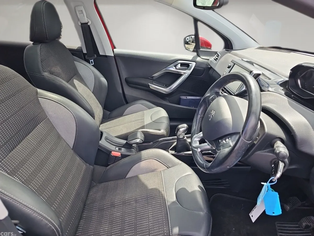 Peugeot 2008 Estate, Petrol, 2017, Red