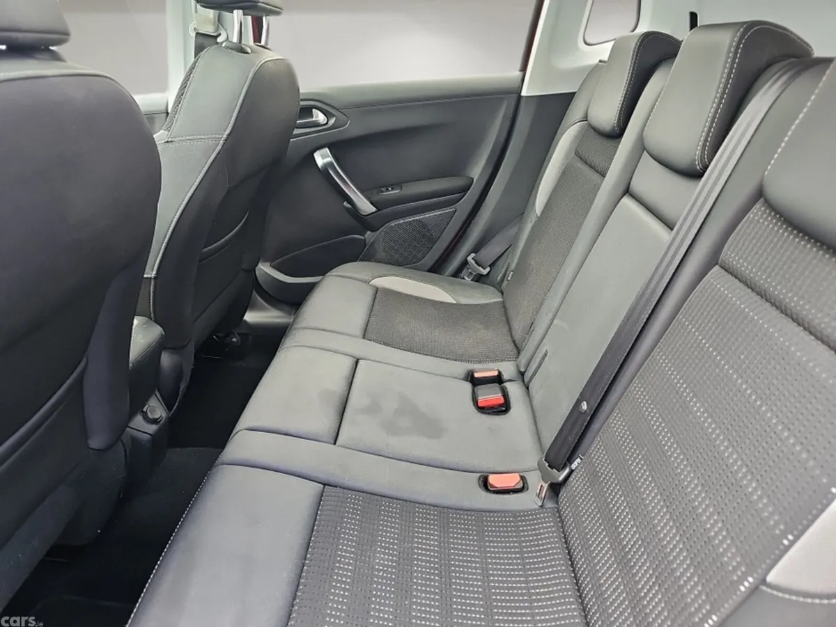 Peugeot 2008 Estate, Petrol, 2017, Red