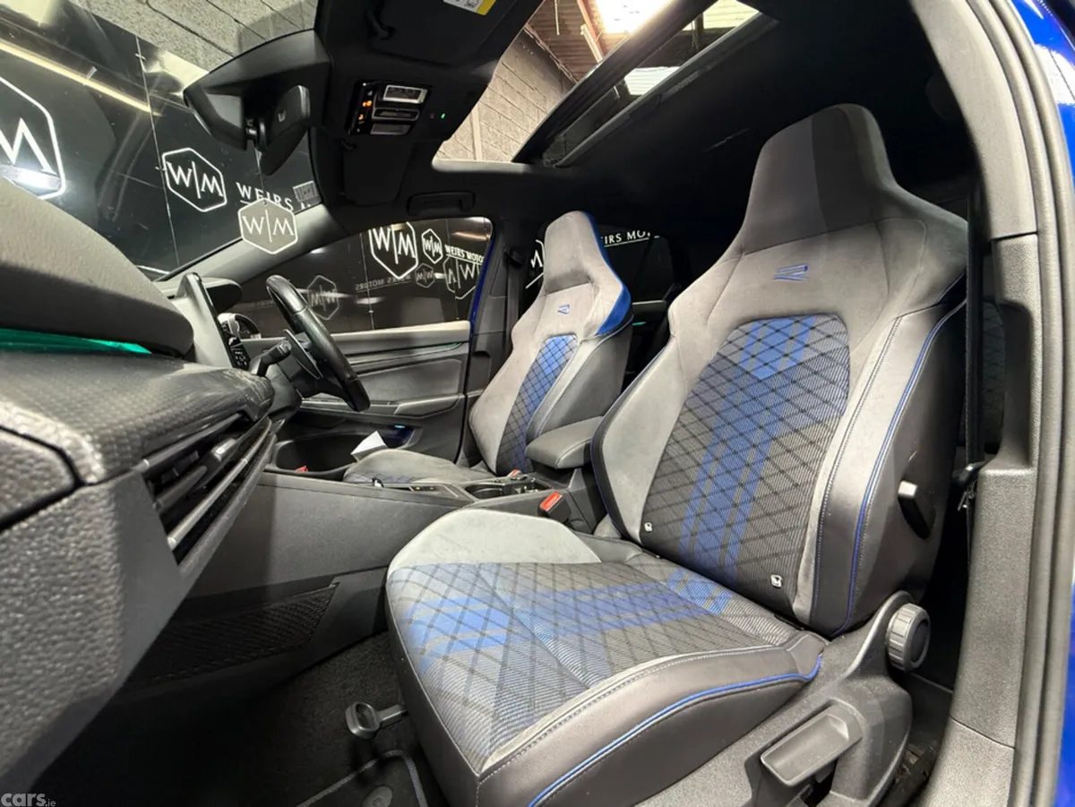 Volkswagen Golf Hatchback, Petrol, 2021, Blue