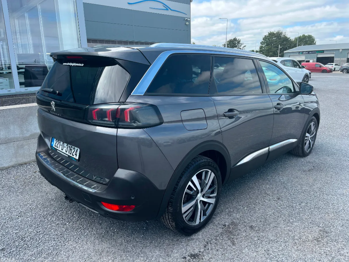 Peugeot 5008 MPV, Diesel, 2022, Grey