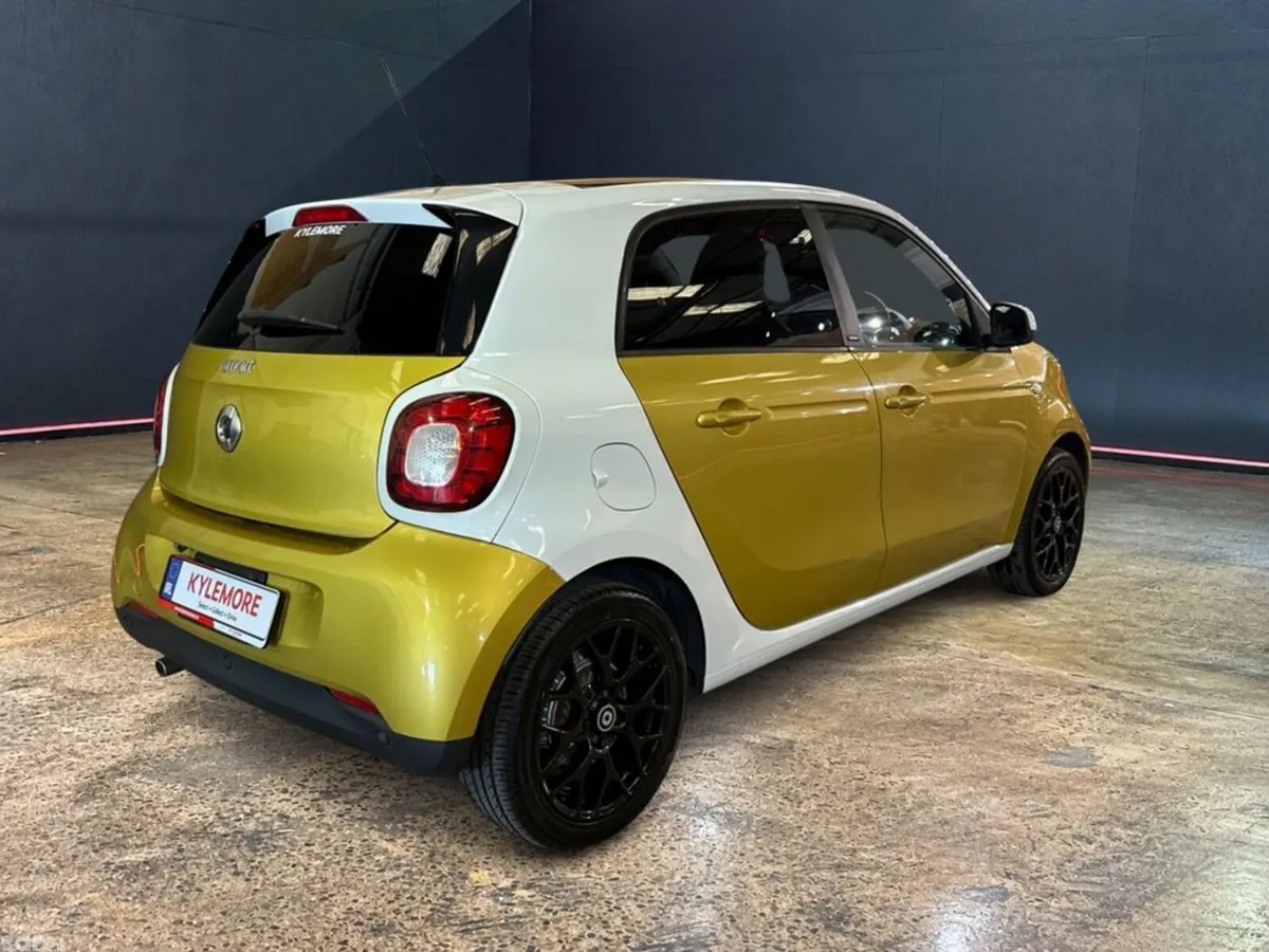 Smart Forfour Hatchback, Petrol, 2017, Yellow