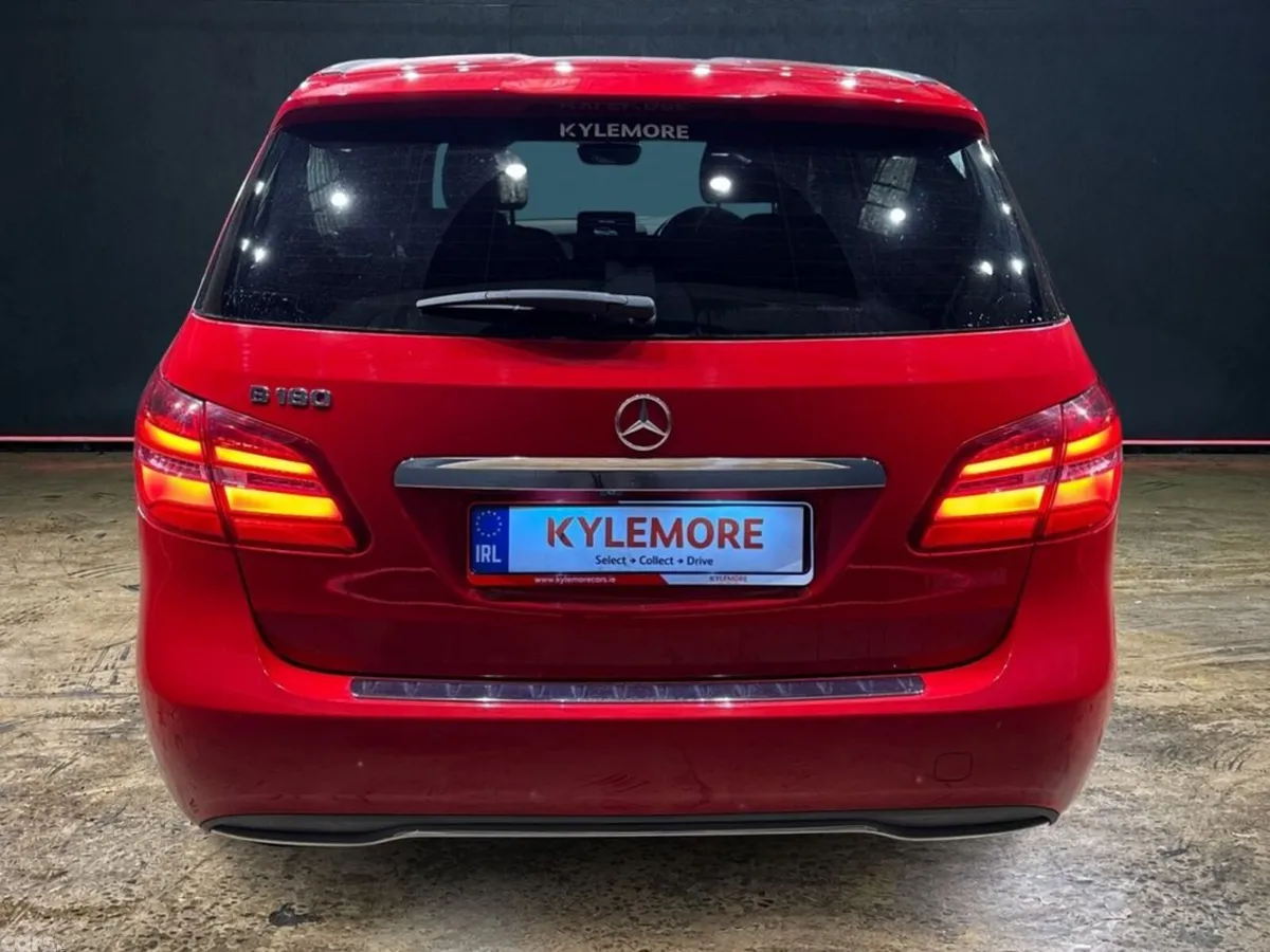 Mercedes-Benz B-Class Hatchback, Petrol, 2017, Red