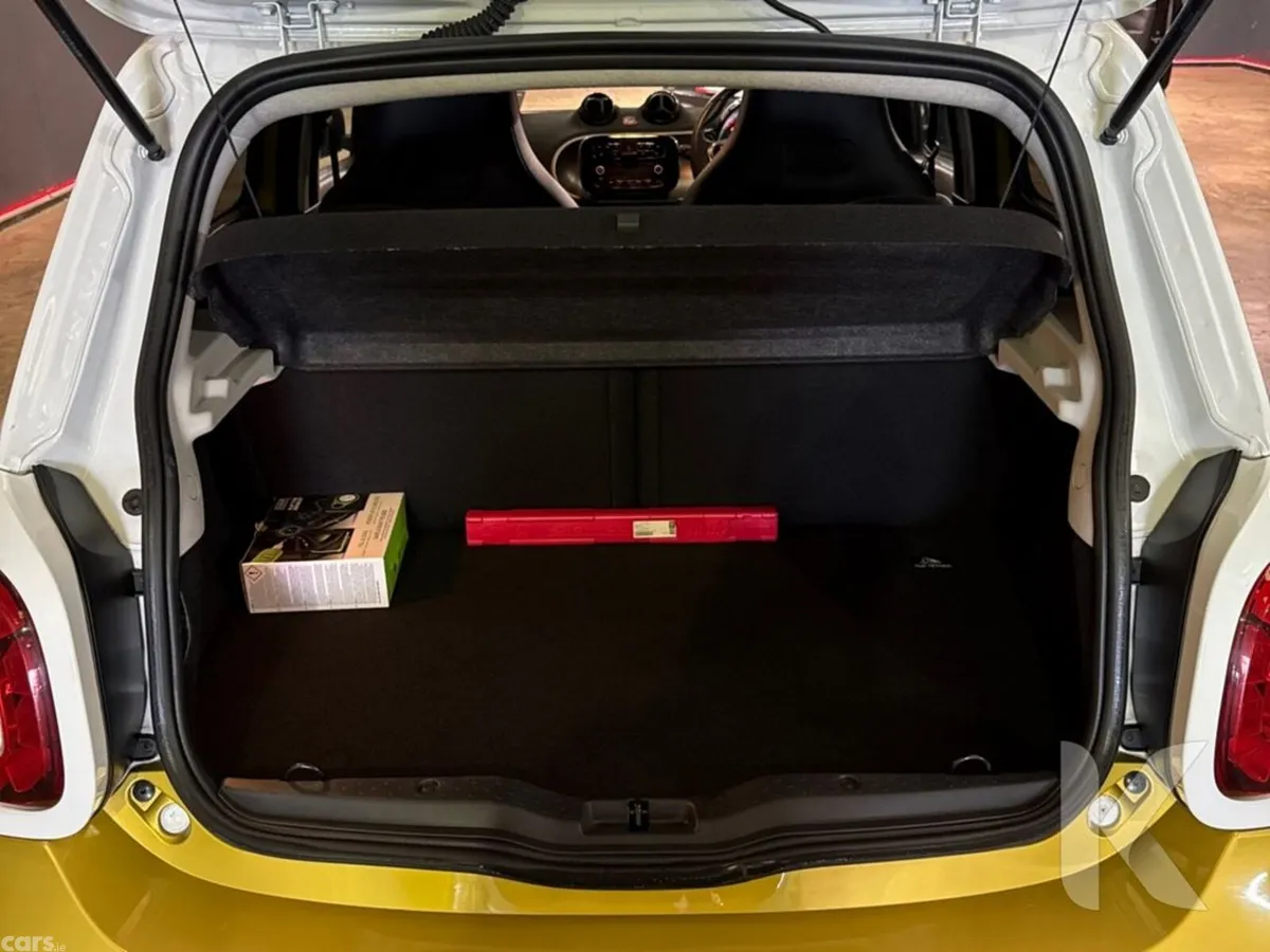 Smart Forfour Hatchback, Petrol, 2017, Yellow