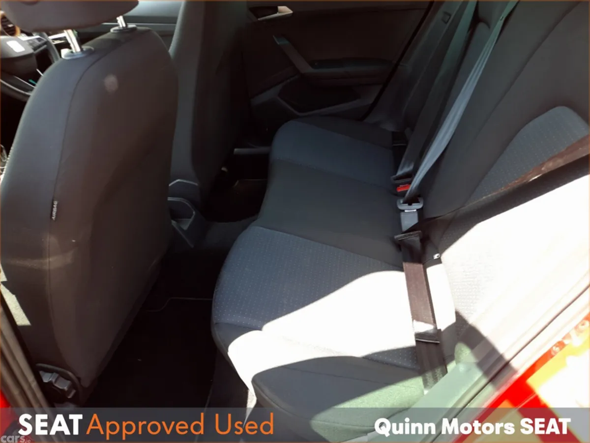 SEAT Arona Hatchback, Petrol, 2022, Red