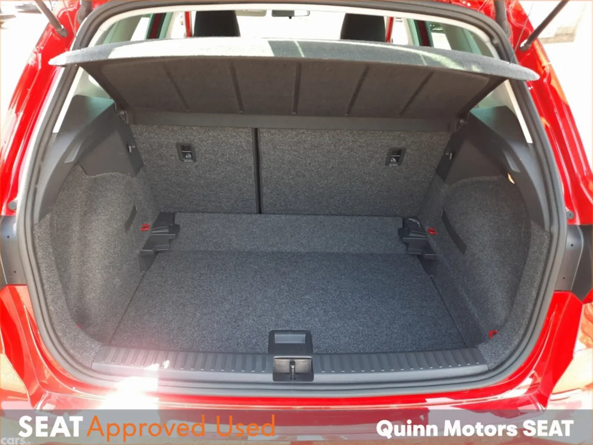 SEAT Arona Hatchback, Petrol, 2022, Red