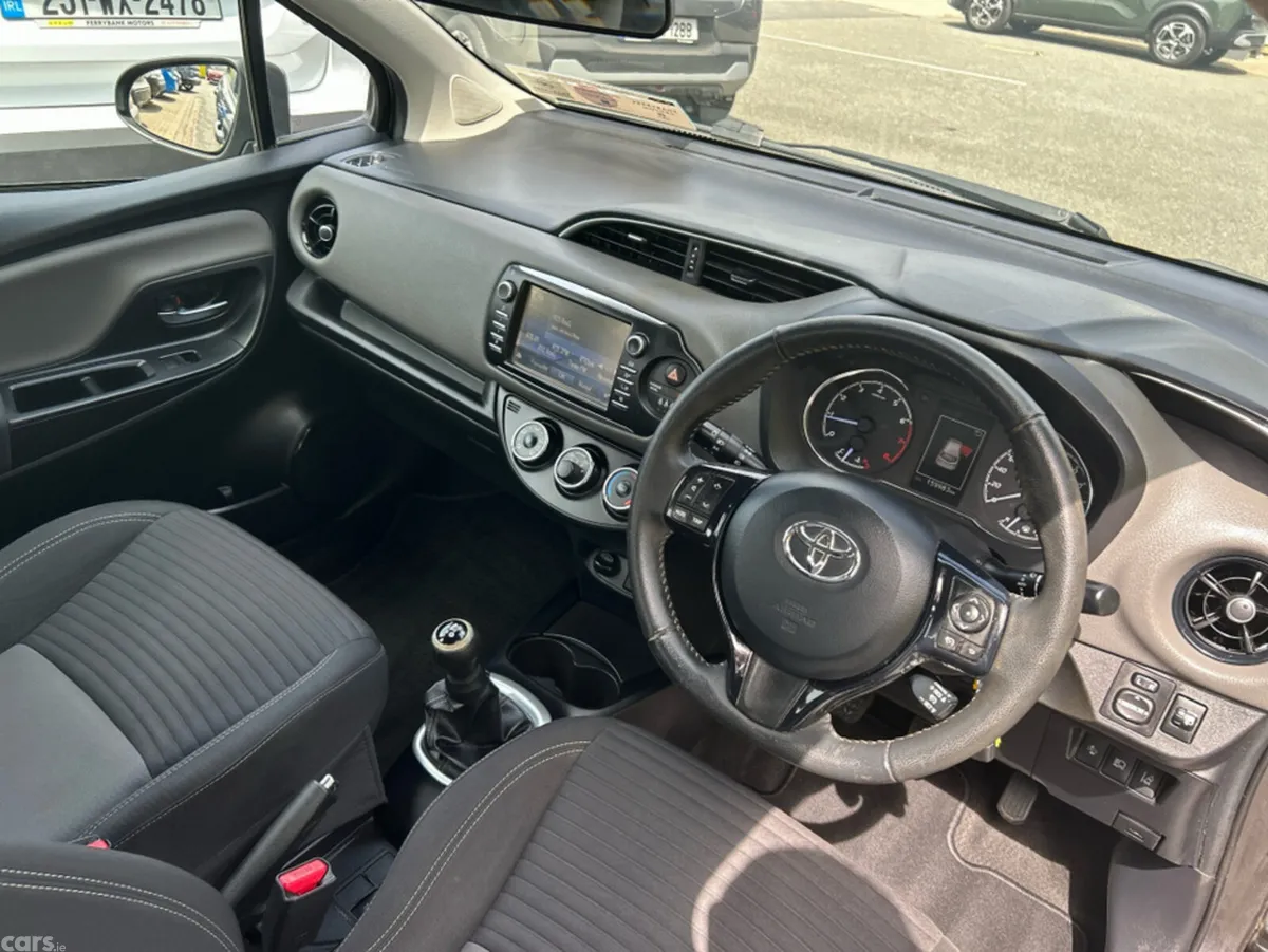 Toyota Yaris Hatchback, Petrol, 2018, Grey