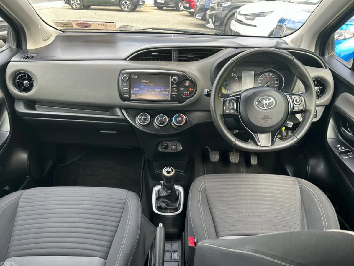 Toyota Yaris Hatchback, Petrol, 2018, Grey