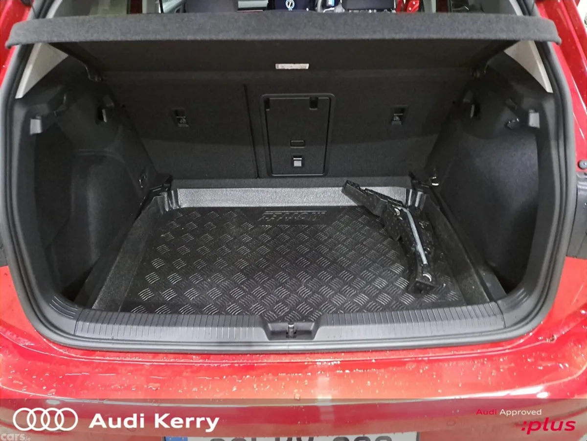 Volkswagen Golf Estate, Petrol, 2023, Red