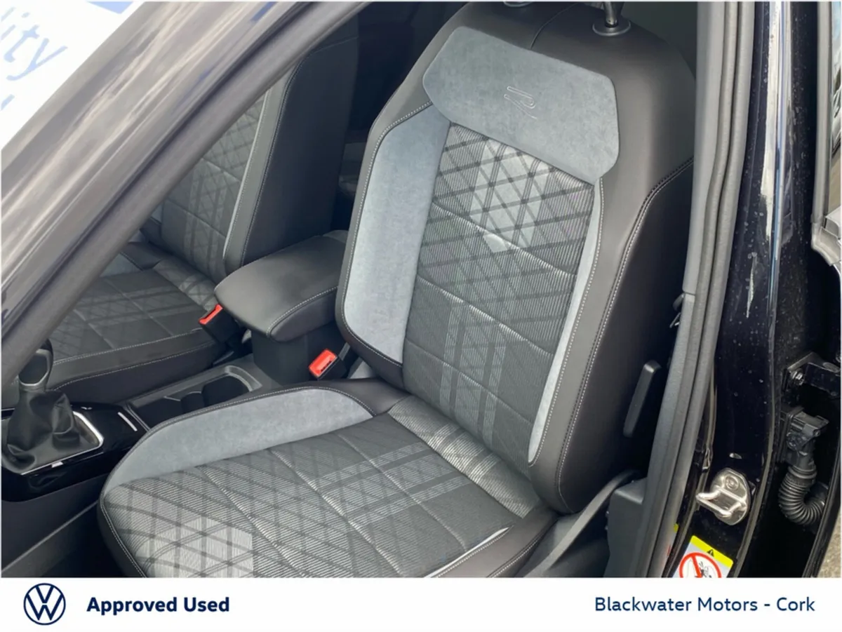 Volkswagen T-Roc SUV, Petrol, 2024, Black