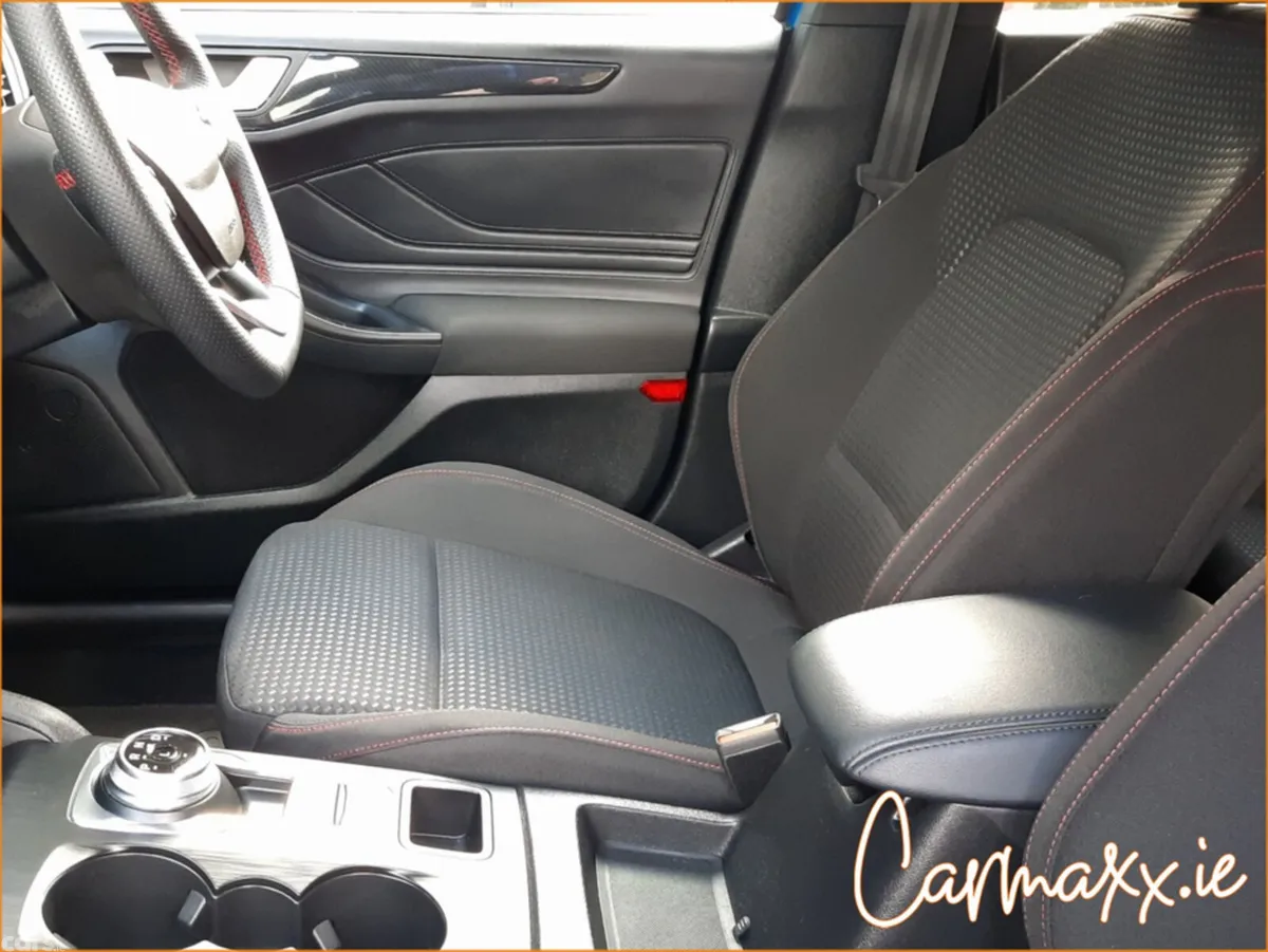 Ford Focus Hatchback, Diesel, 2024, Blue