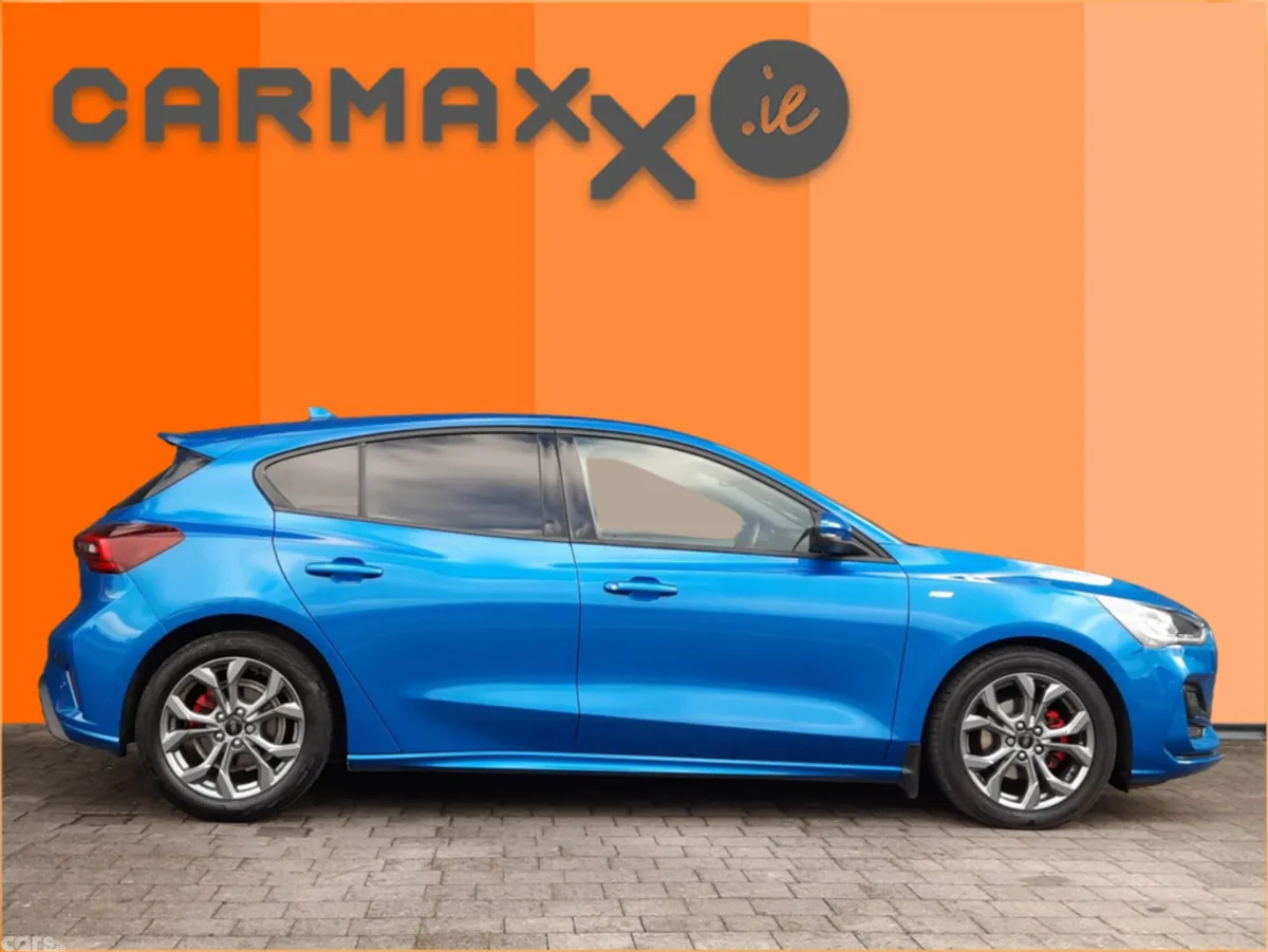 Ford Focus Hatchback, Diesel, 2024, Blue