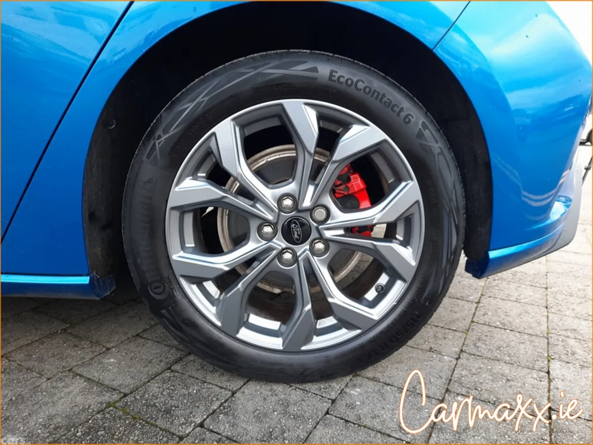 Ford Focus Hatchback, Diesel, 2024, Blue